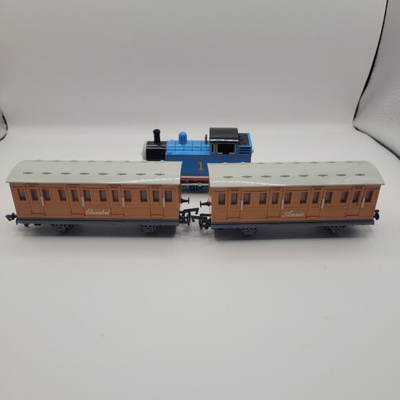 2002 Limited Bachmann Thomas the Tank Engine with Annie and Clarabel - Picture 10 of 10